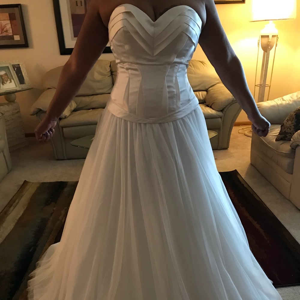 Wedding dress  BeBe 100% silk size 6